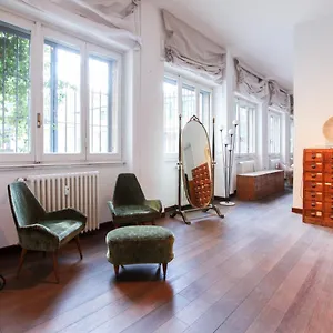 https://beautiful-loft-with-terrace-in-porta-romana.italymilanhotels.net